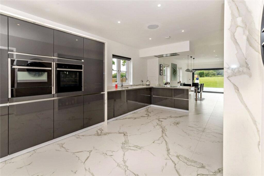 House in Basingstoke and Deane, Headley, Ashford Hill with Headley - View 4