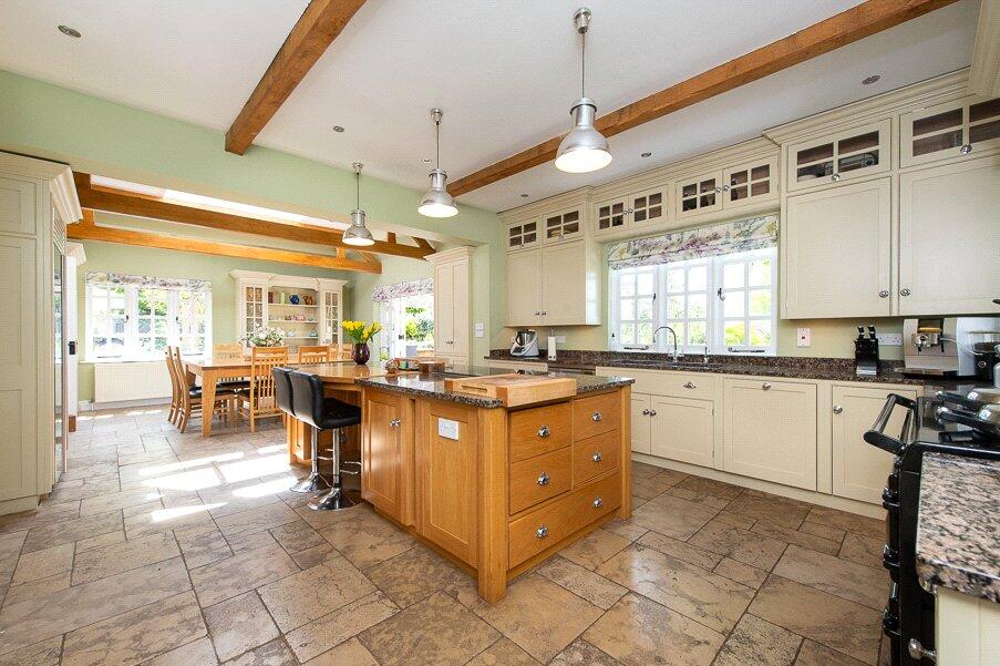 House in Stratford-on-Avon, Bearley Cross, Bearley - More