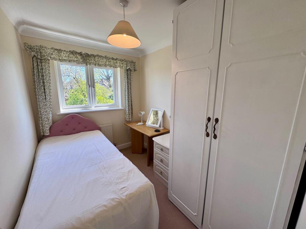 House in Guildford, Onslow Village - View 5