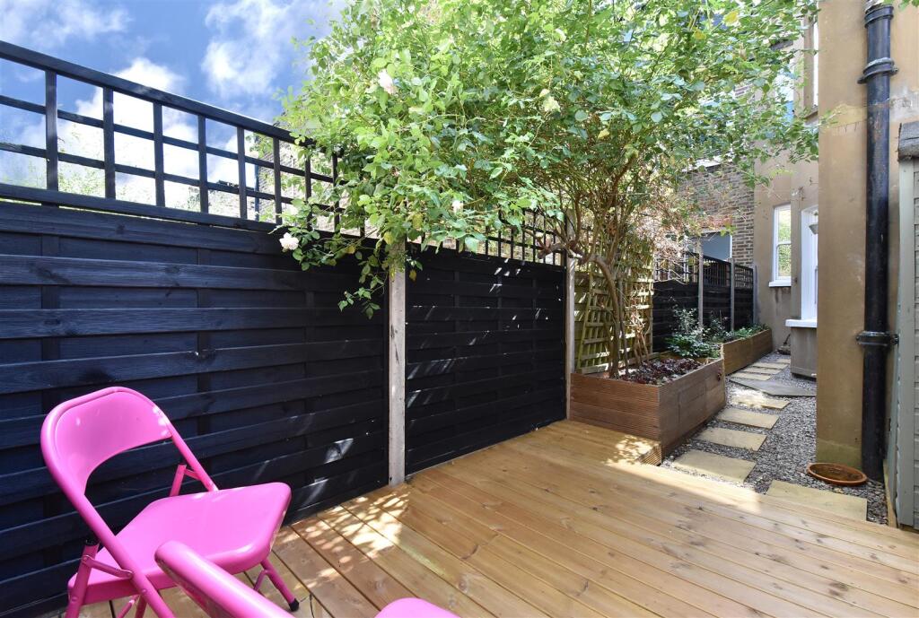 Apartment in London - View 4