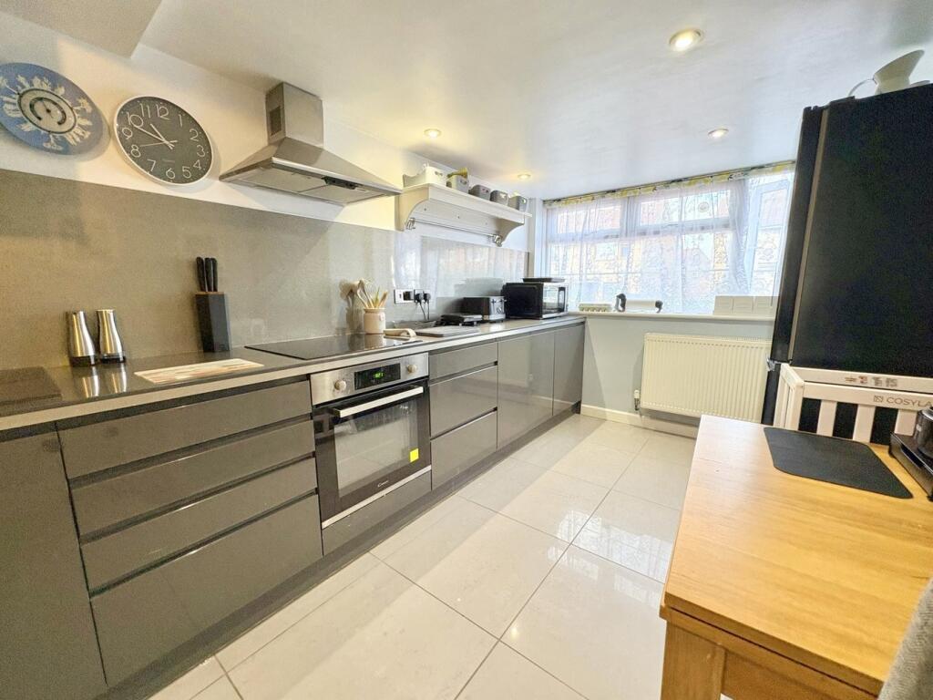 Hewitt Road, Hamworthy, Poole, BH15 photo 2