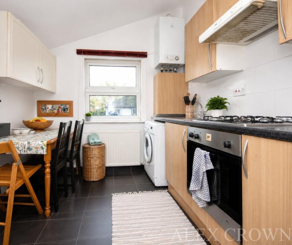House in London, Brownswood Park, Stoke Newington - View 2