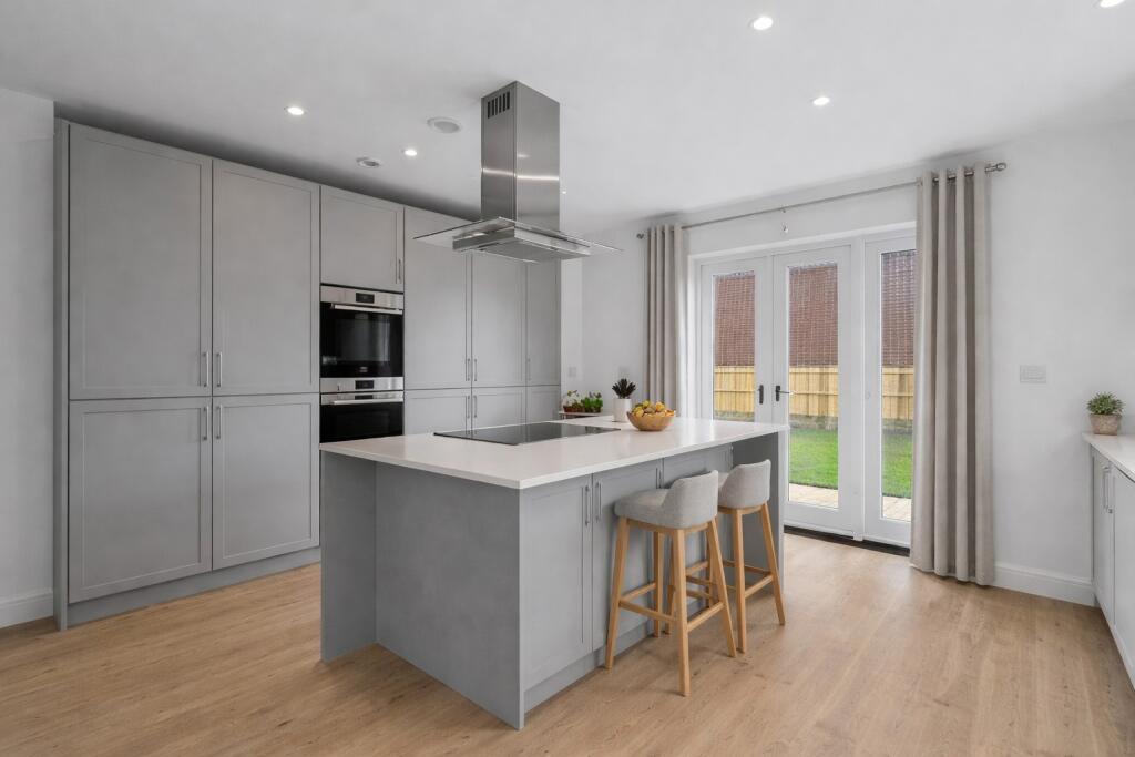 Main image of property: Hoe Lane, North Baddesley, Southampton