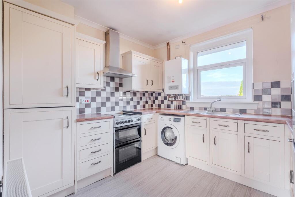 Apartment in Mossend, Milnwood - More