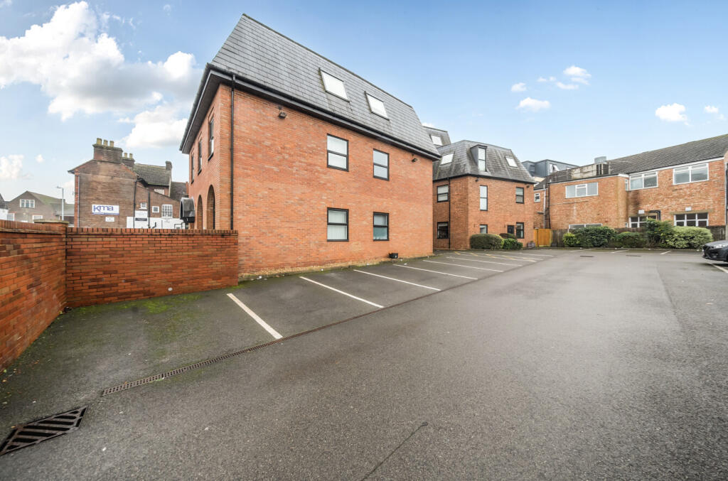 Main image of property: West Street, Dunstable, Bedfordshire