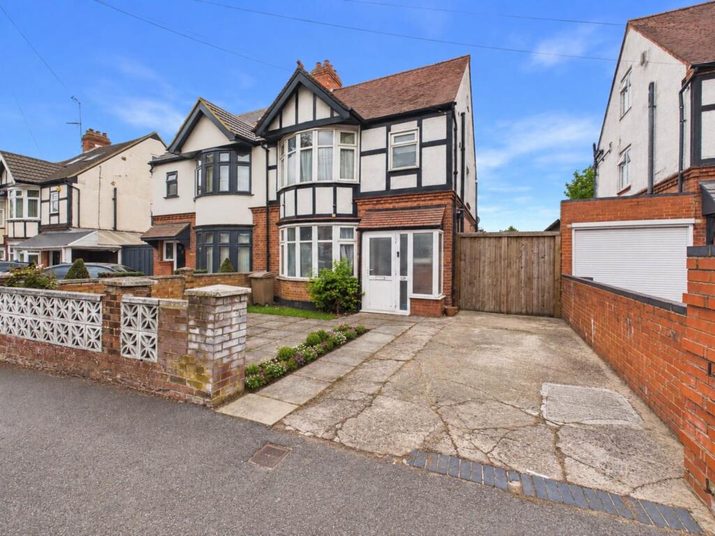 Main image of property: Dunstable Road, Luton