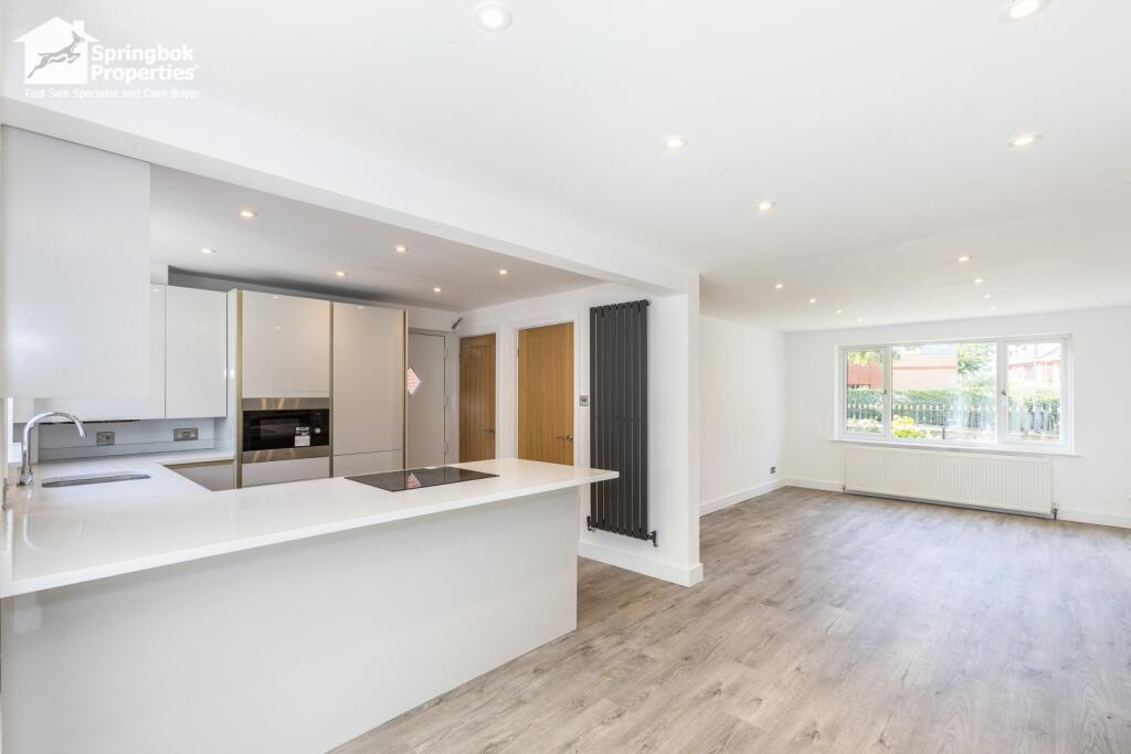 House in Leeds, Bruntcliffe, Morley - View 6