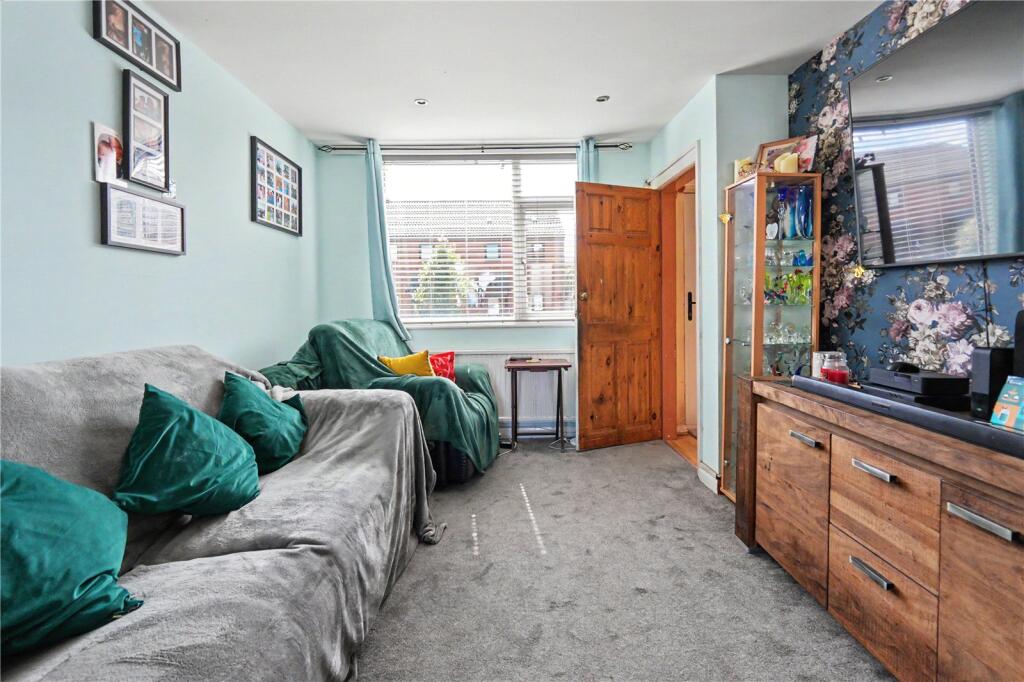 House in Wirral, Liverpool City Region - View 4