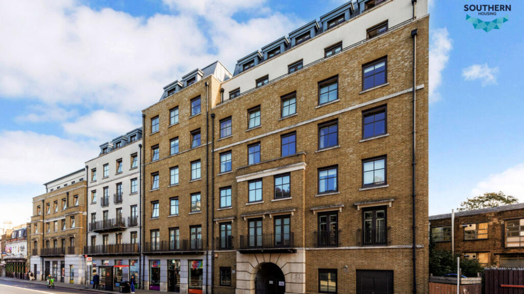 Main image of property: 52 Holloway Road, London, N7 8BW