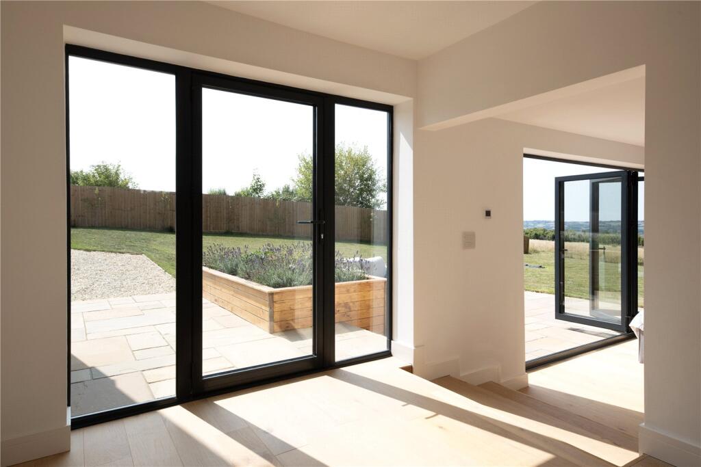 House in Cotswold, Wyck Rissington - More