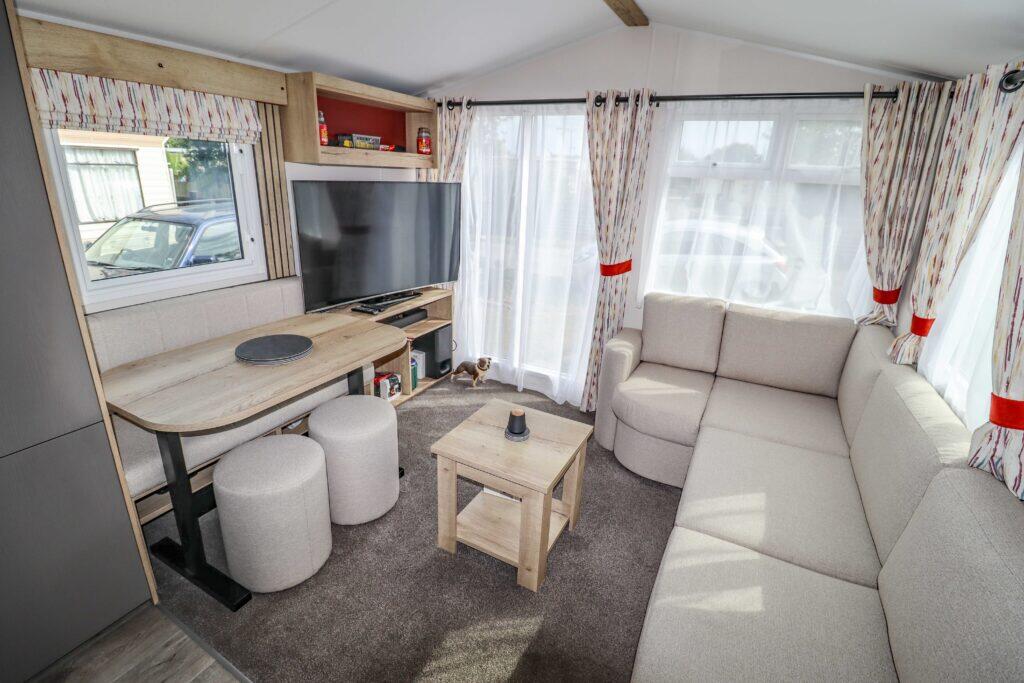 Haven Road, Hampshire - View 2