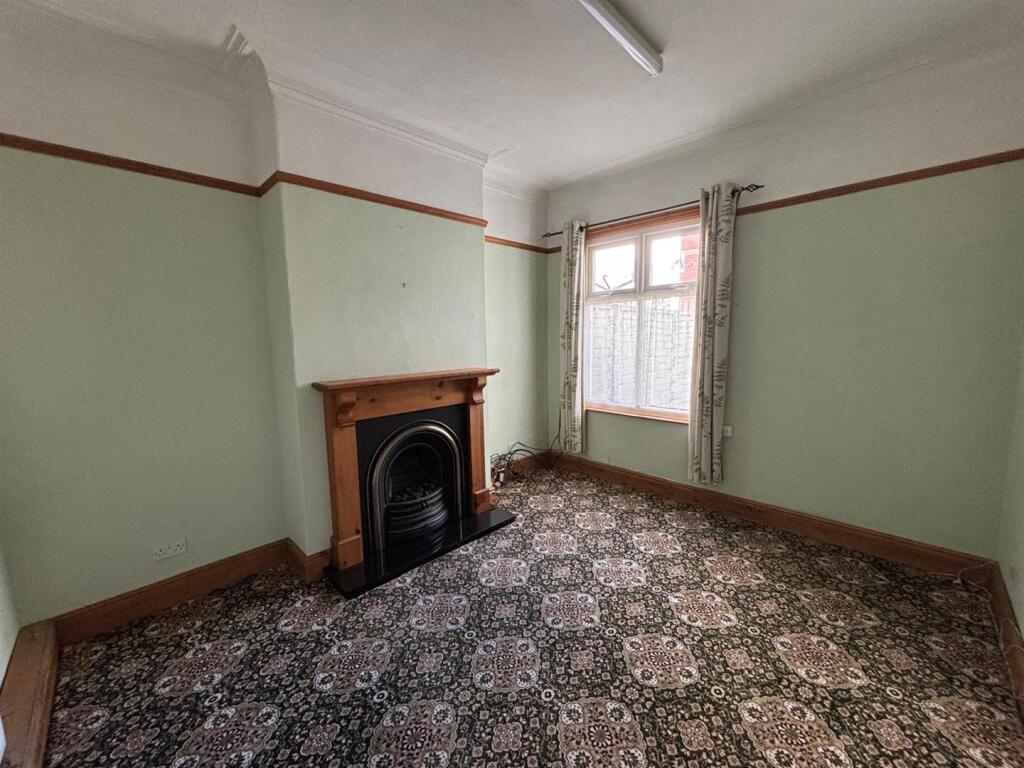 House in Hull - More