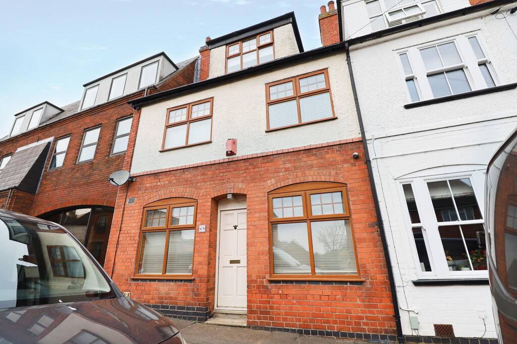 Main image of property: Station Road, Lutterworth, Leicestershire, LE17 4AP