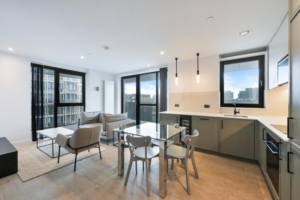 Main image of property: Windsor Square, Royal Arsenal Riverside, London, SE18