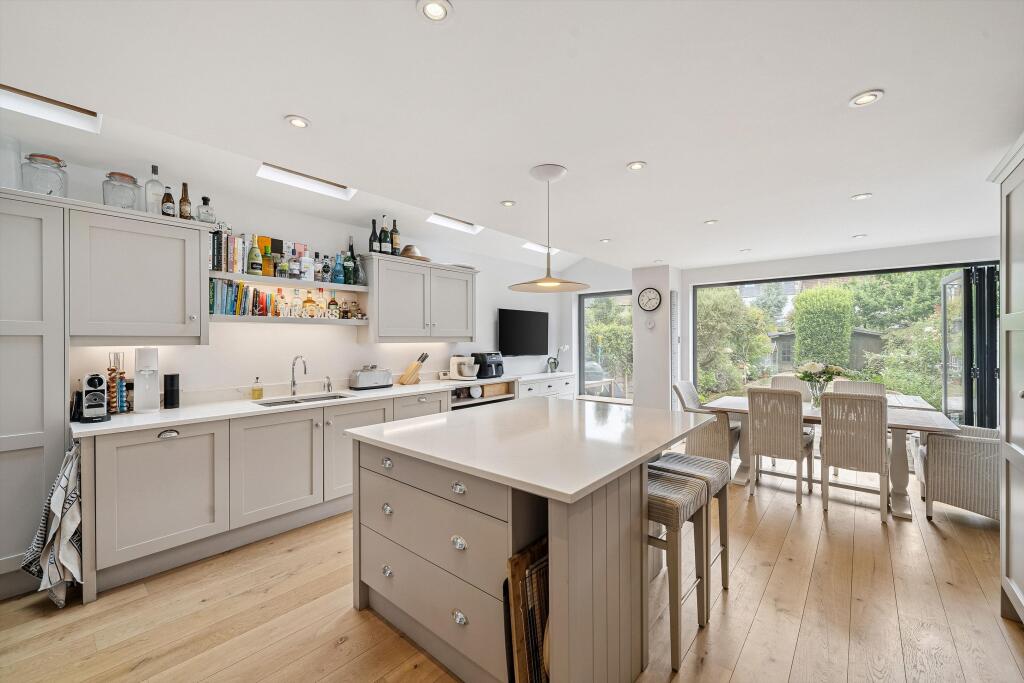 Main image of property: South Park Road, London SW19