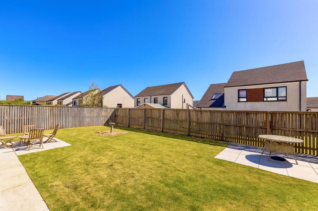 14, Lady Isle Avenue, Ayr, KA7 photo 2