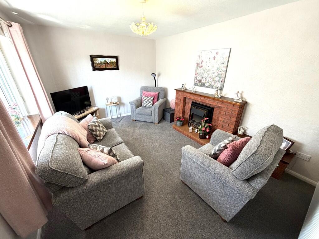 Pine Tree Road, Bedworth  photo 2