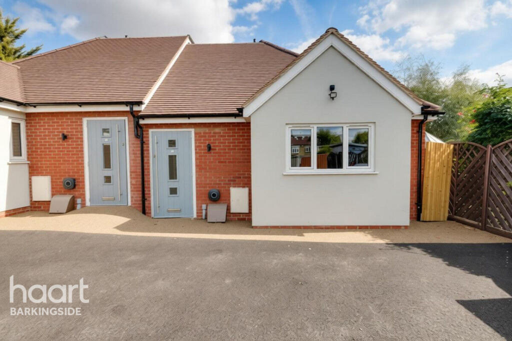 3-bed semi-detached on Peachtree Close, Hainault, £650,000