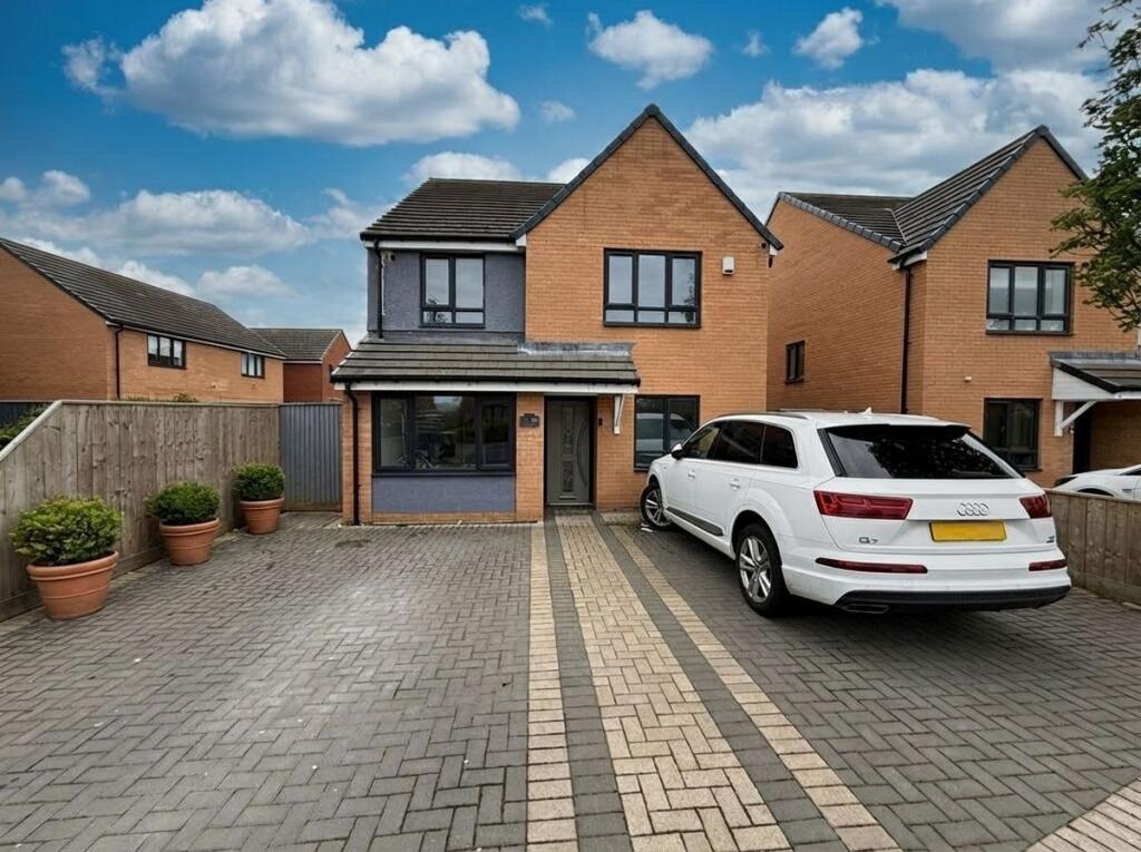 4-bed detached on Goldrill Gardens, Redcar, North Yorkshire, £250,000