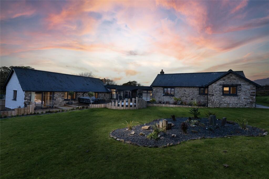 Main image of property: Horns Cross, Bideford, Devon, EX39