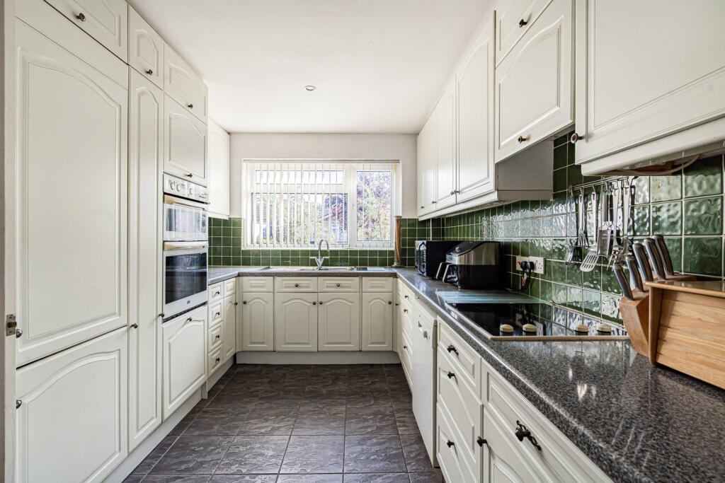 House in Woking, Westfield - View 3