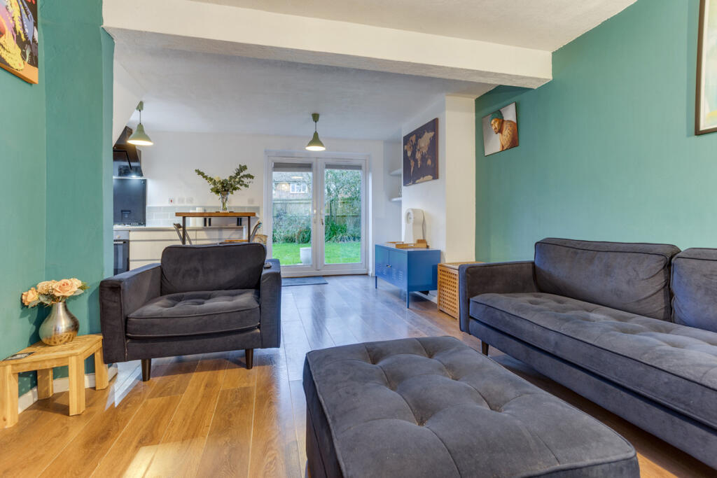Clive Way, Crawley, RH10 photo 4