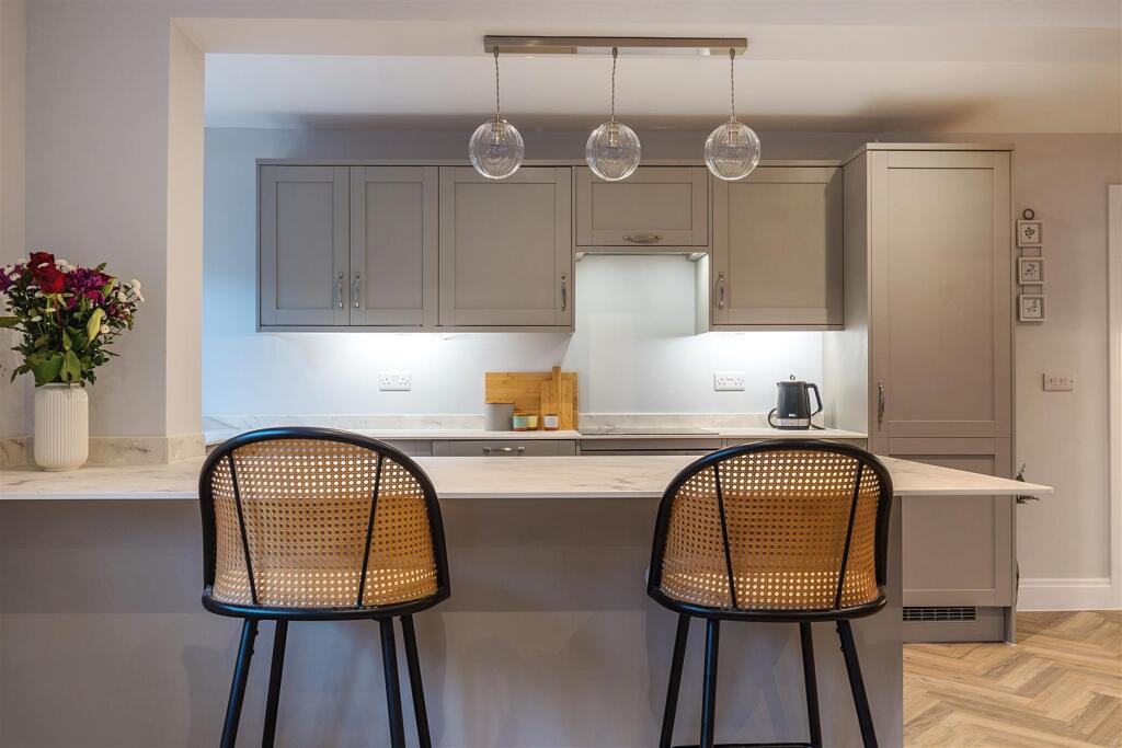 Apartment in Swindon - View 2