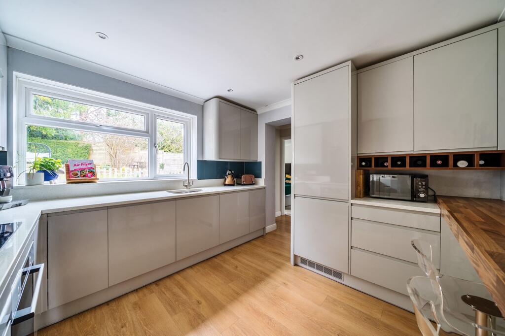 Sawyers Close, Winchester, SO22 photo 3