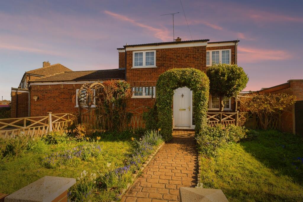 Main image of property: Capshill Avenue, Leighton Buzzard