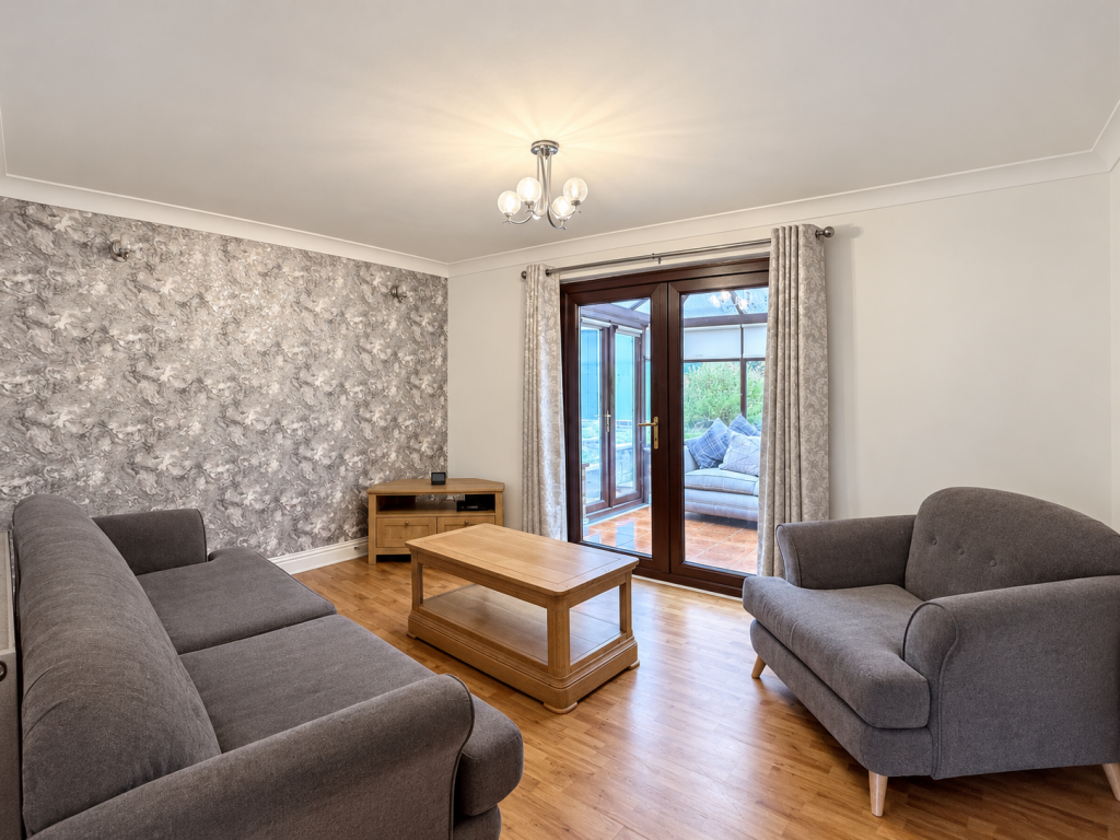 House in Stockton-on-Tees, Nunthorpe - More