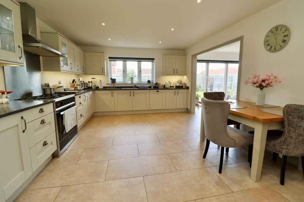 House in Lincoln - View 2