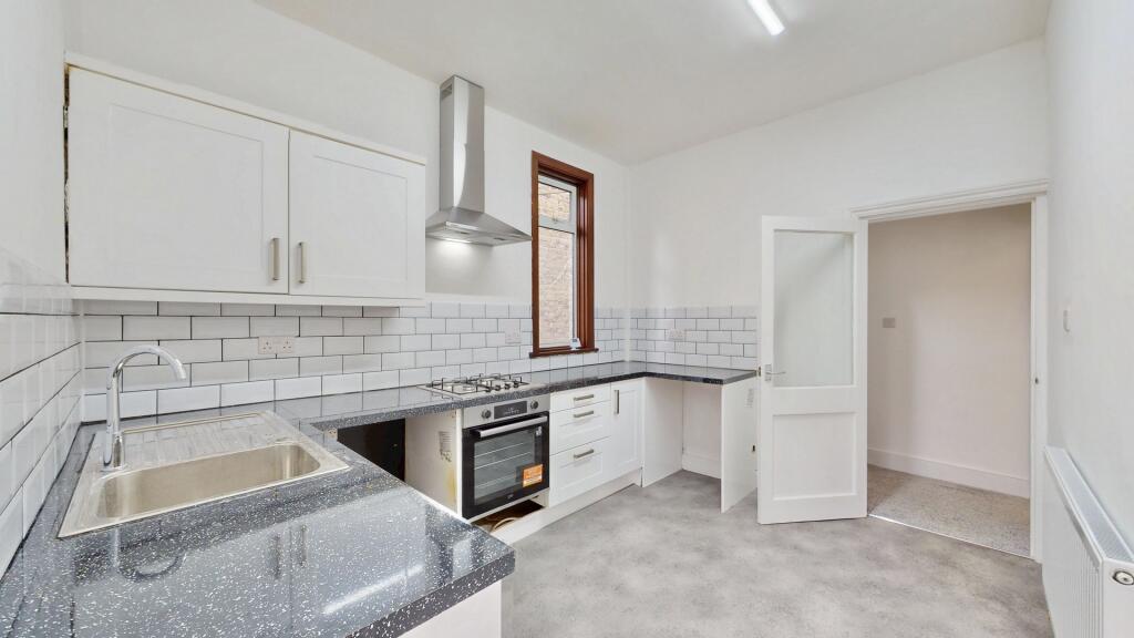 House in Ilford - More