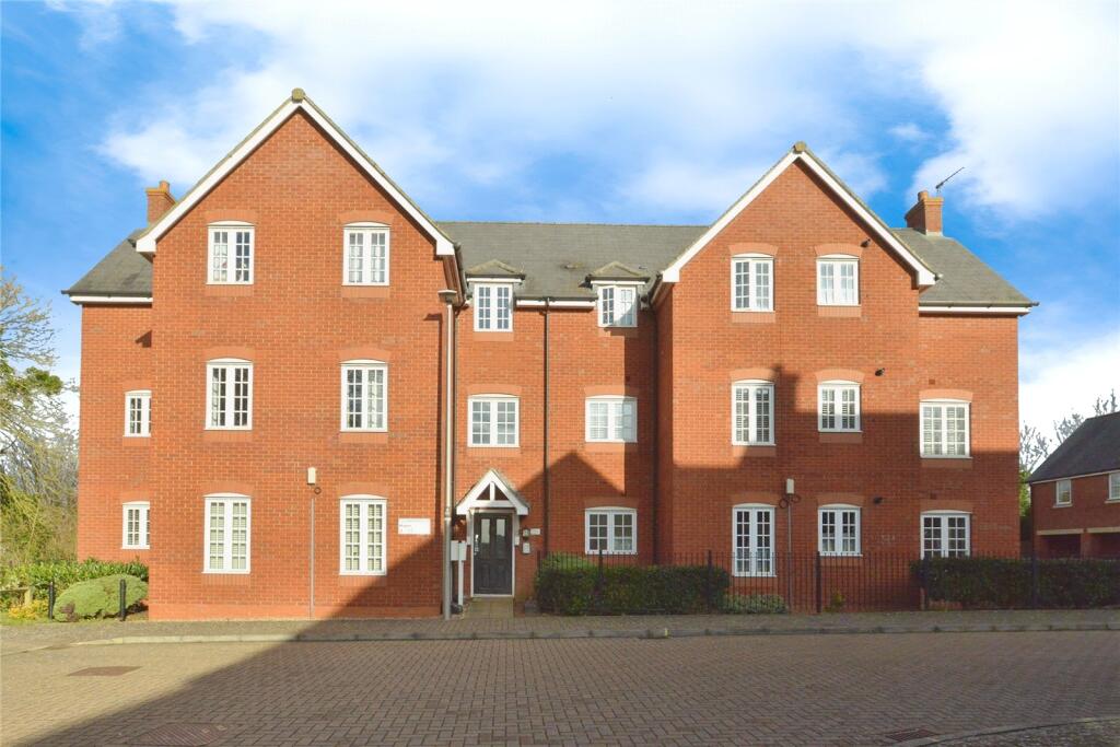 2-bed flat on Hayes, Stony Stratford, Milton Keynes, Buckinghamshire, MK11, £82,500