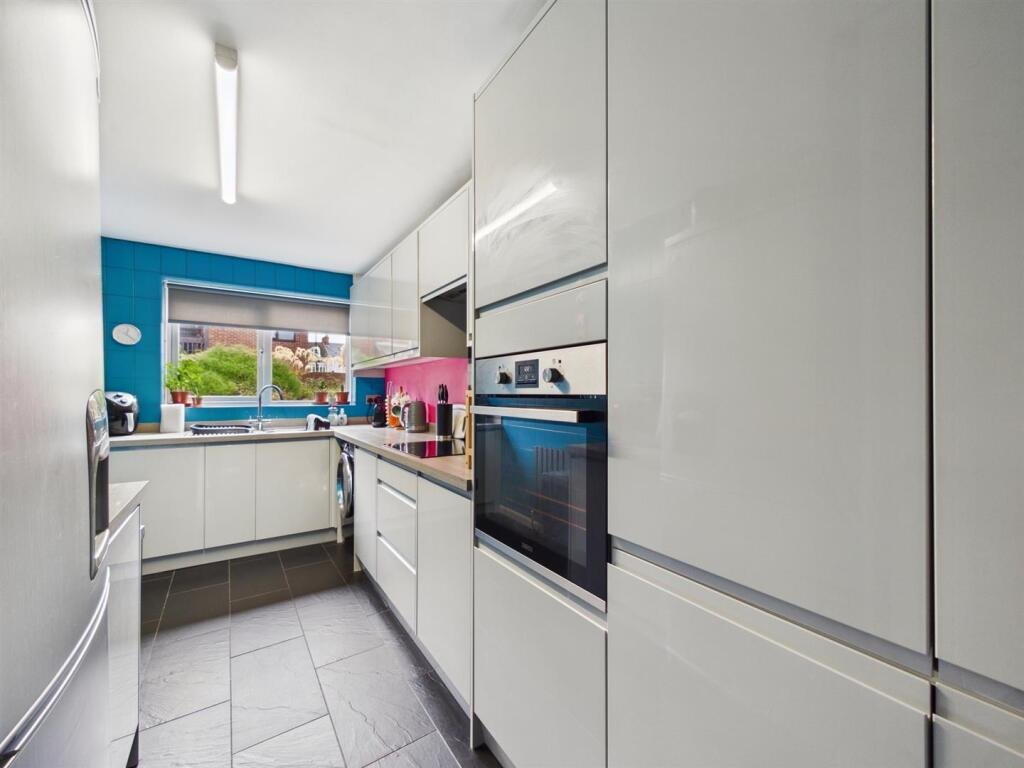 Apartment in Newcastle upon Tyne - View 5