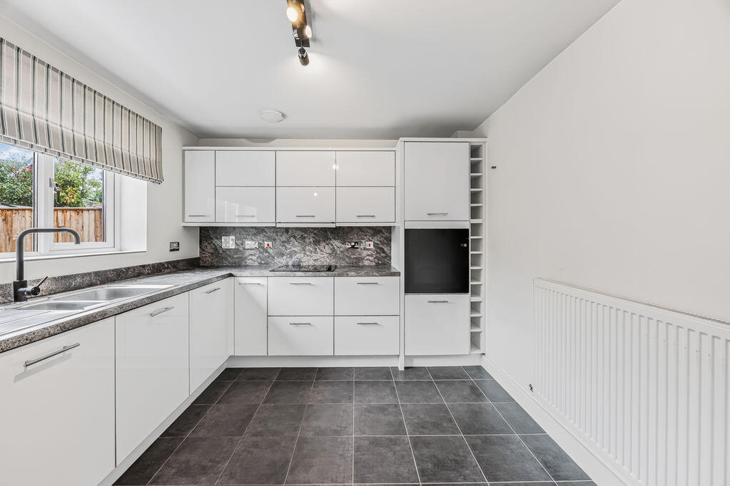 House in Cheltenham, Stoke Orchard - View 4