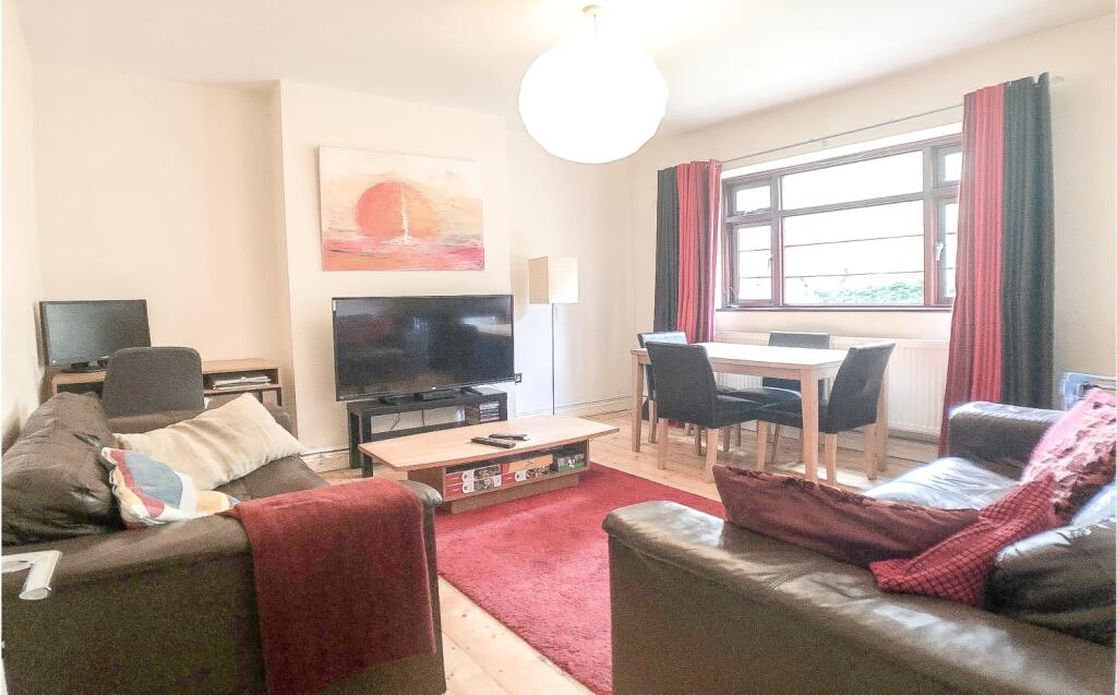 Main image of property: Poynders Gardens, Clapham South, London, SW4 8PD
