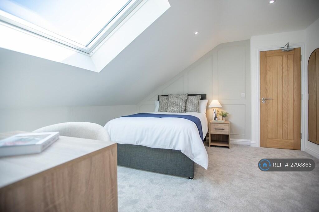 House in Portsmouth, Hilsea - More