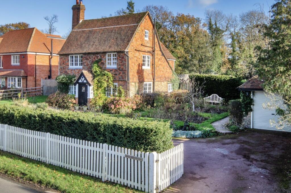 Main image of property: Maidstone Road, Horsmonden, Tonbridge, Kent, TN12