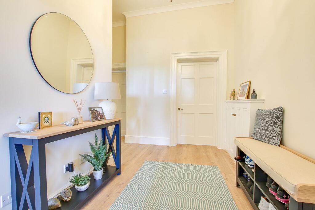 Apartment in Southampton - View 5