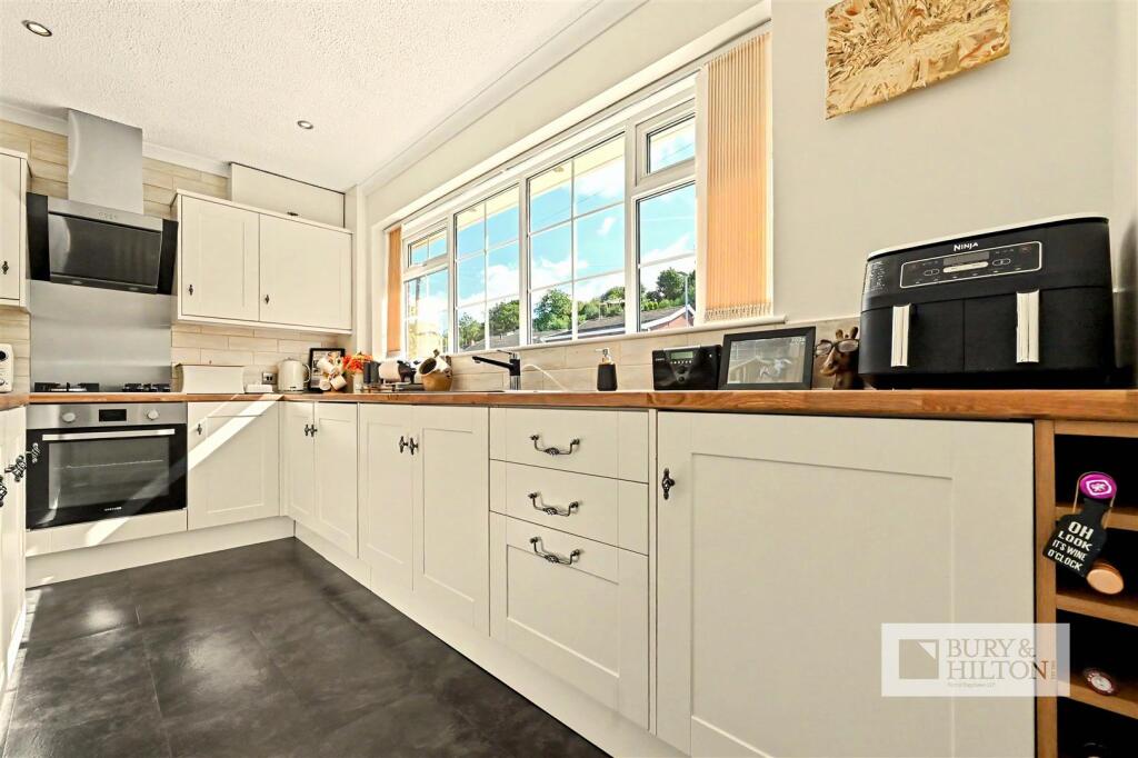House in Stoke-on-Trent, Baddeley Edge - View 5