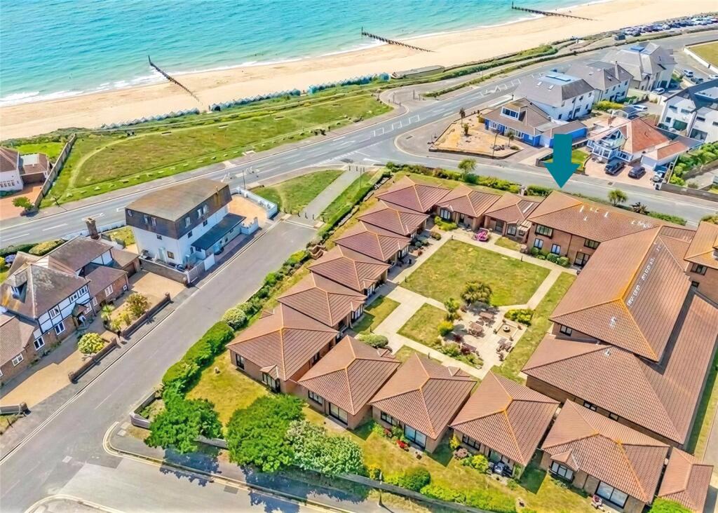 Apartment in Bournemouth - More