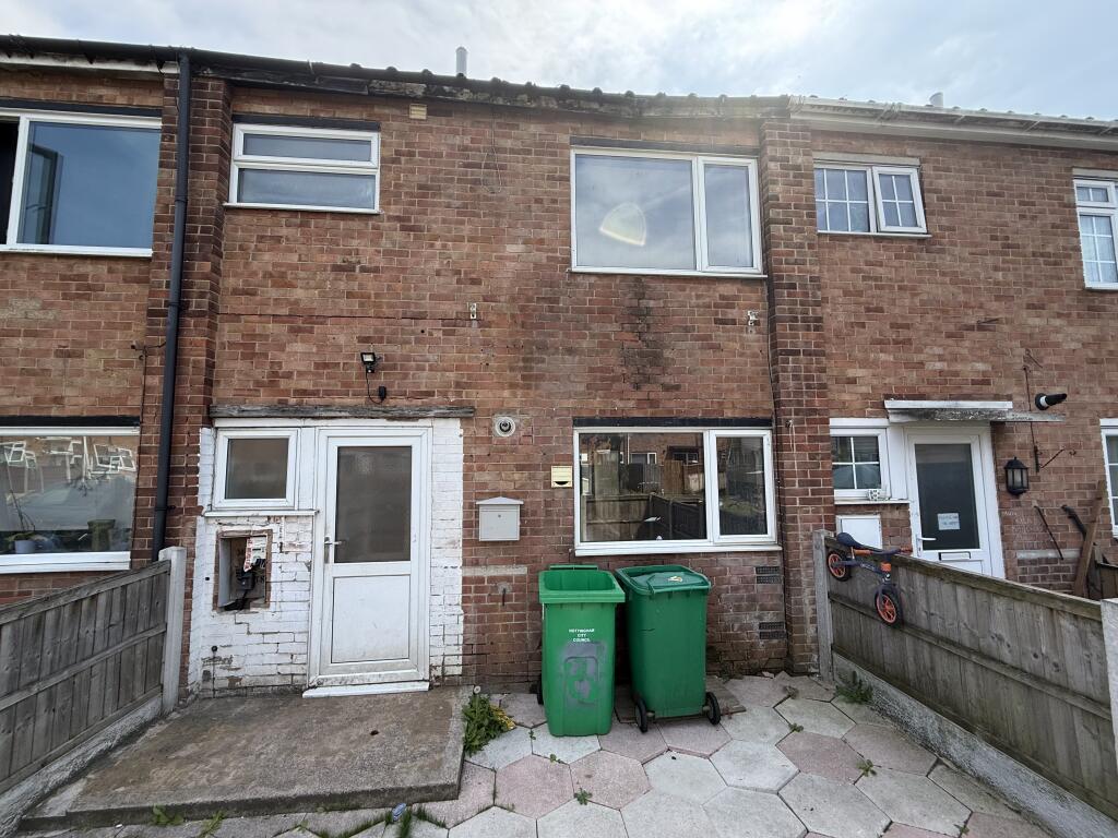 Main image of property: 94 Newmarket Road, Nottingham, Nottinghamshire NG6 8TX