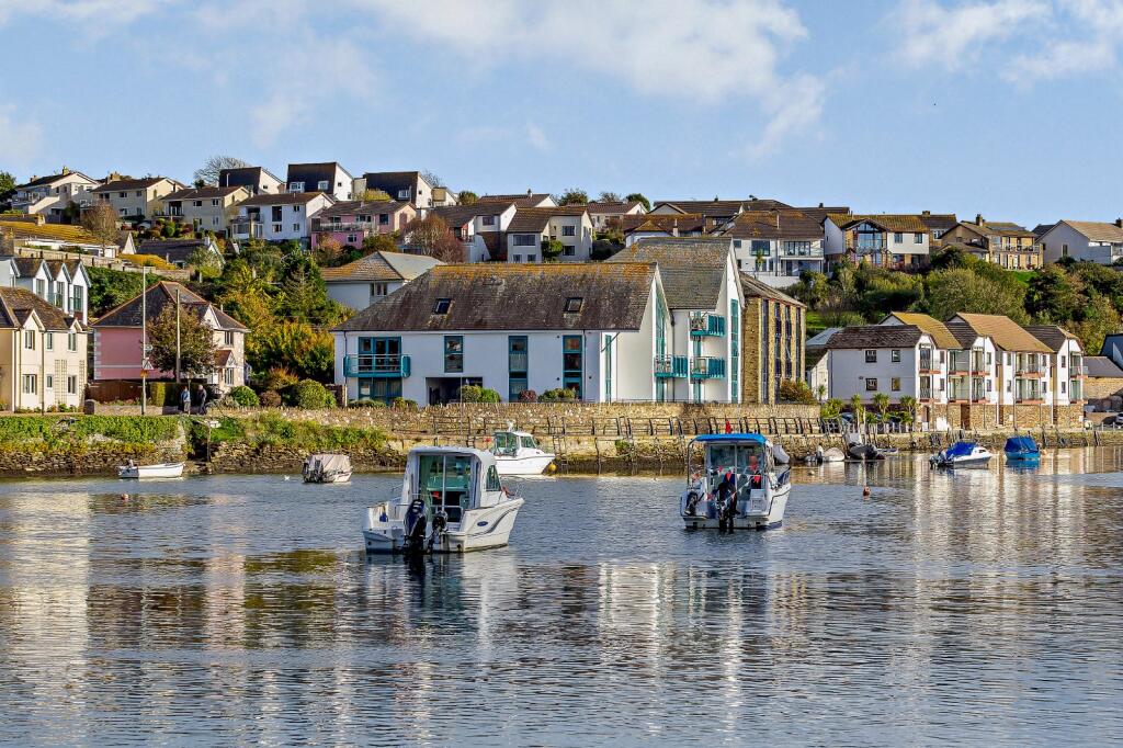 Main image of property: Crabshell Quay, Embankment Road, Kingsbridge, Devon