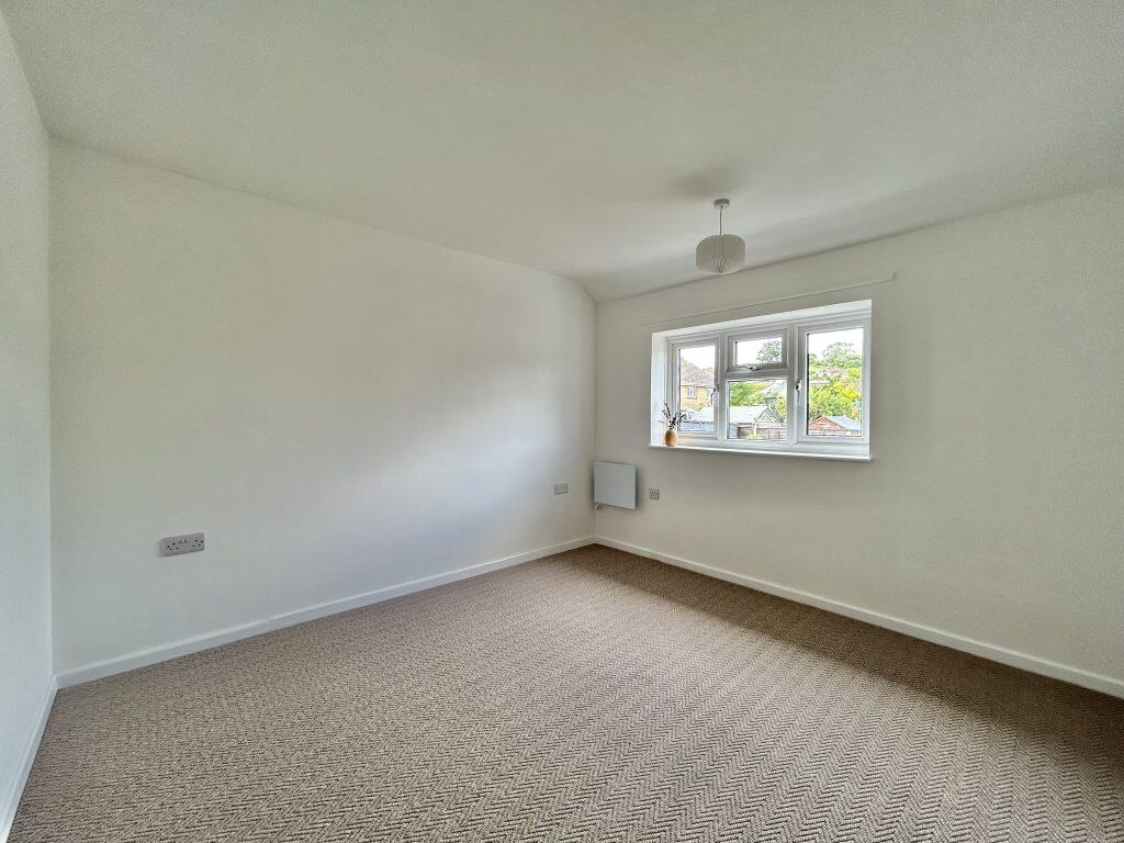 Lakefields, West Coker, Yeovil, Somerset, BA22 – další