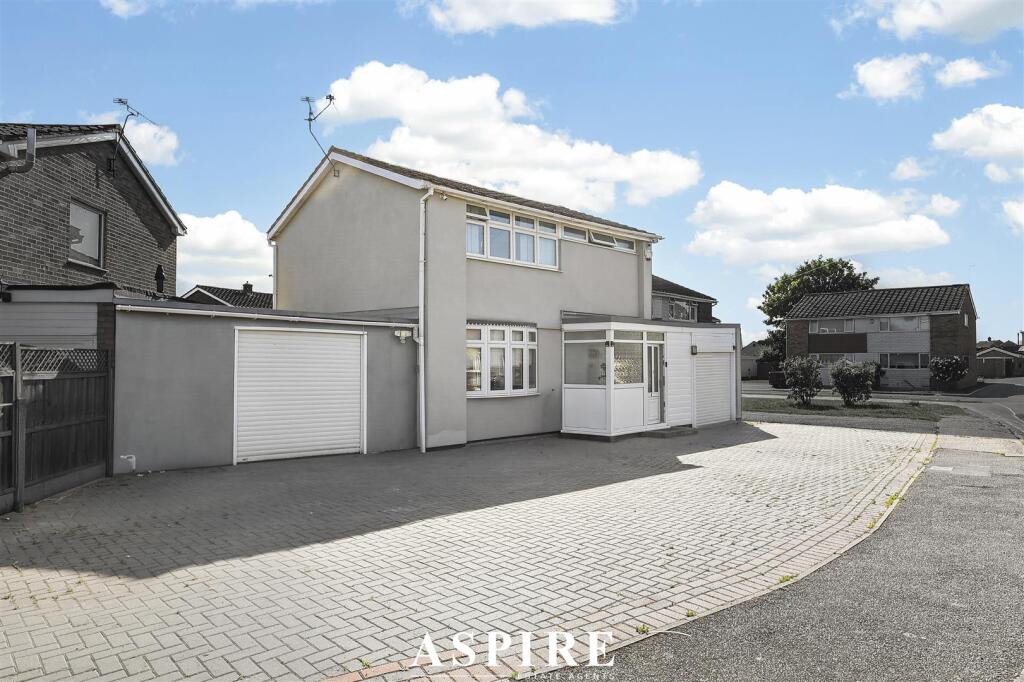 3-bed detached on Linden Leas, Benfleet, £450,000