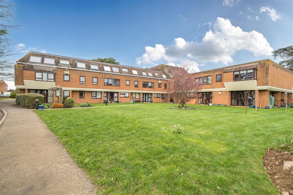 Main image of property: Rogate Road, Worthing, BN13 2EE