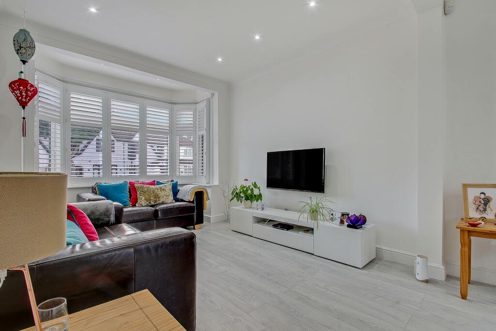Currey Road, Greenford photo 2