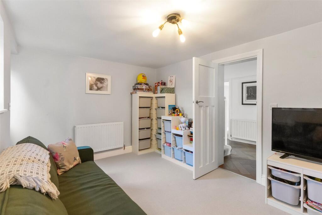 House in Twickenham - View 4