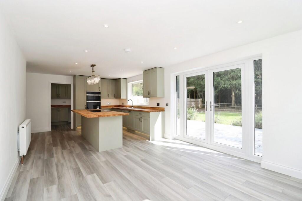 House in Lincoln - View 5