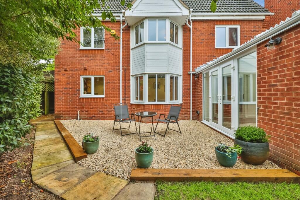 House in Ashfield, Hucknall - View 4